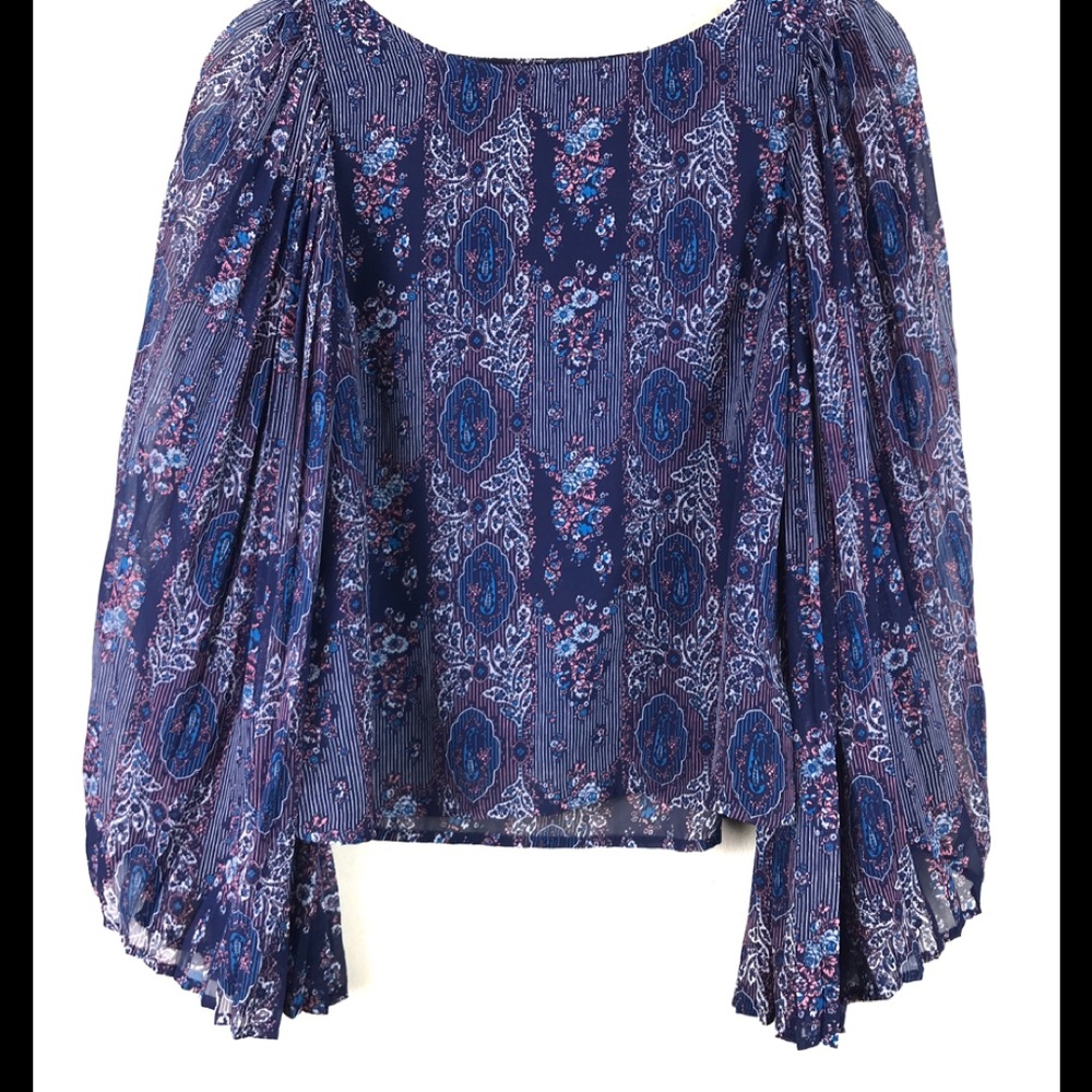 FIRE LOS ANGELES Printed Top W/ Bell Sleeves Sz XS